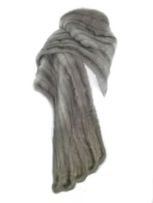 Fashionista, runway mink stole