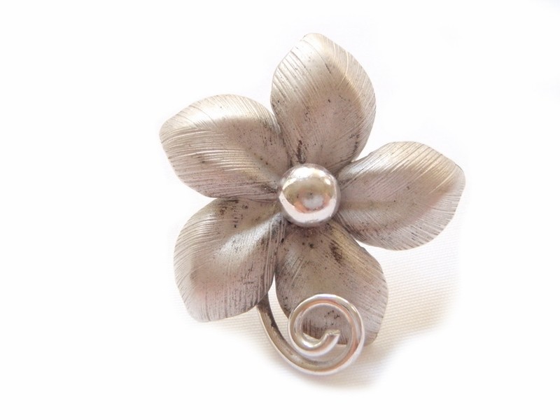 Bond Boyd Mid Century Silver Flower Earrings