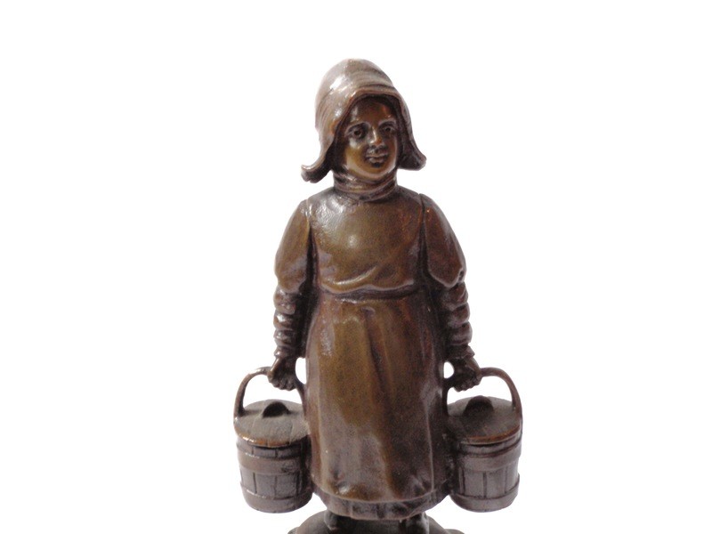 Art Nouveau bronze sculpture on marble plinth