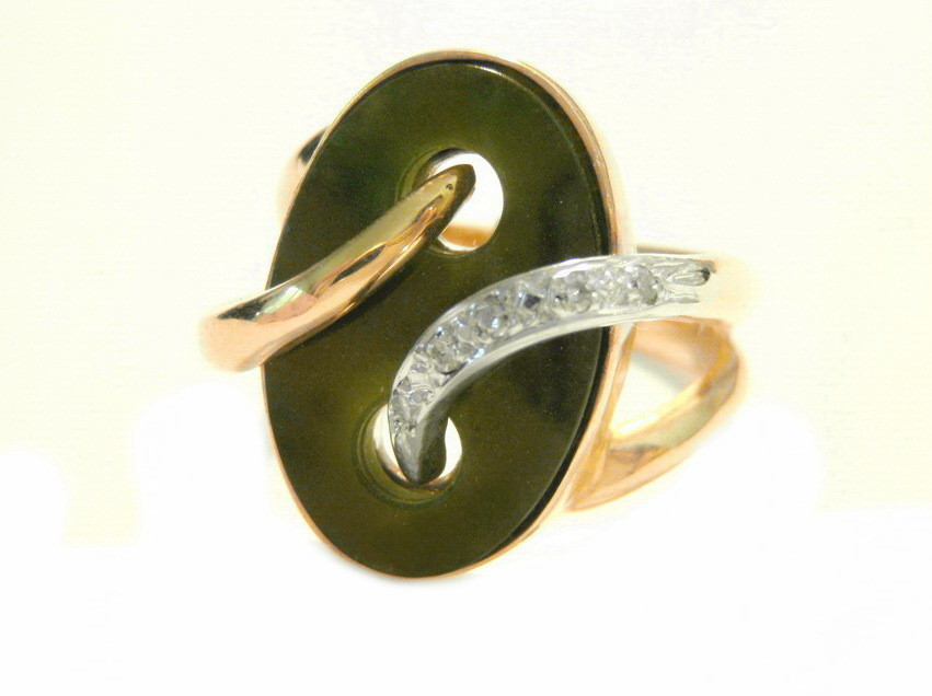 1920's Large Jade and Diamond Art Deco 14kt Yellow Gold Ring