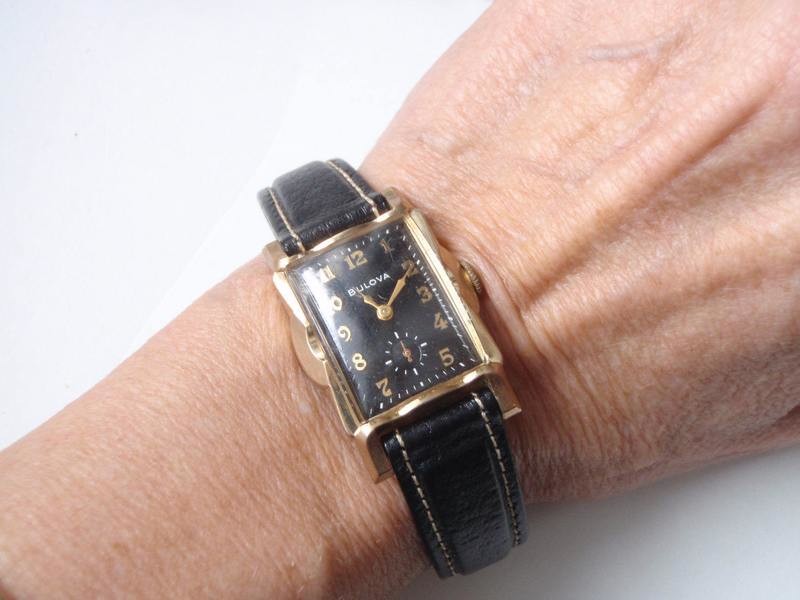 1940s Bulova Dress Watch Scalloped Bezel Extended Lugs