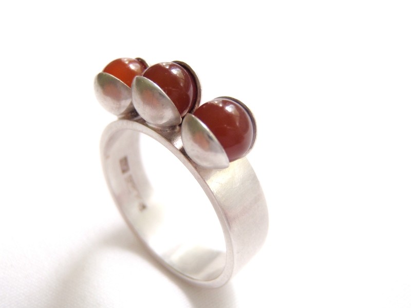 MCM Elis Kauppi Carnelian Floating Ball Ring Kupittaan Kulta