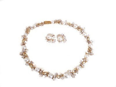 Heart Crystals Pearls Necklace Earrings Set Bridal Wedding Choker