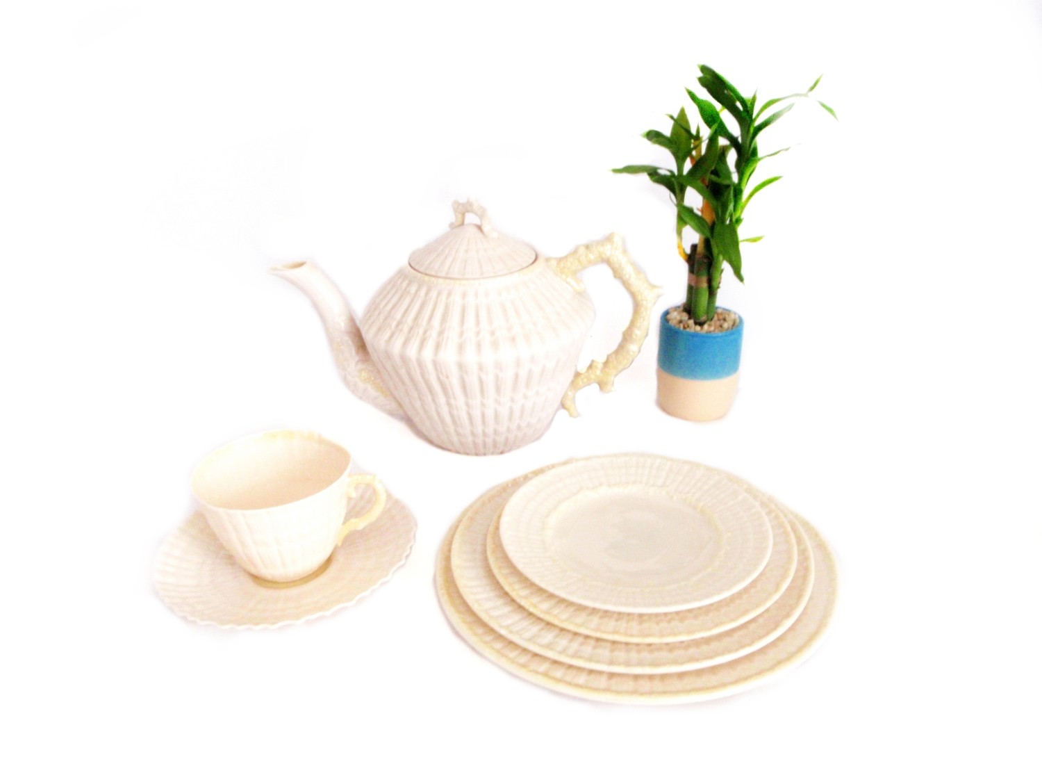42 pc Belleek Limpet Cabaret Tea Set Teapot CS and Plates