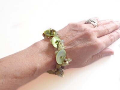 Mother of Pearl Pale Green Bracelet - Summer Dangle Drop