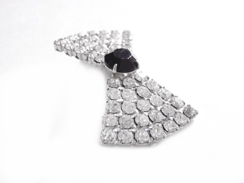 1980's Jacket or Blouse Rhinestone Brooch 