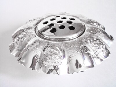 Love Open Metalwork Chinoiseries Flower Bowl and Frog