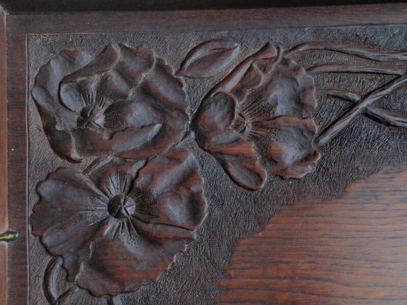 Arts &amp; Crafts Poppies 22 1/2 inch tray