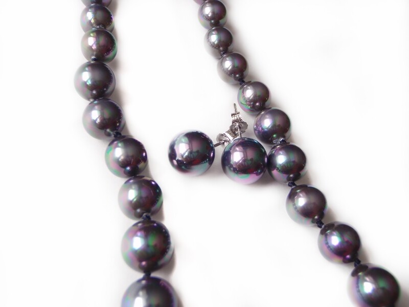 Vintage Black Peacock Pearl Necklace and Earrings Set