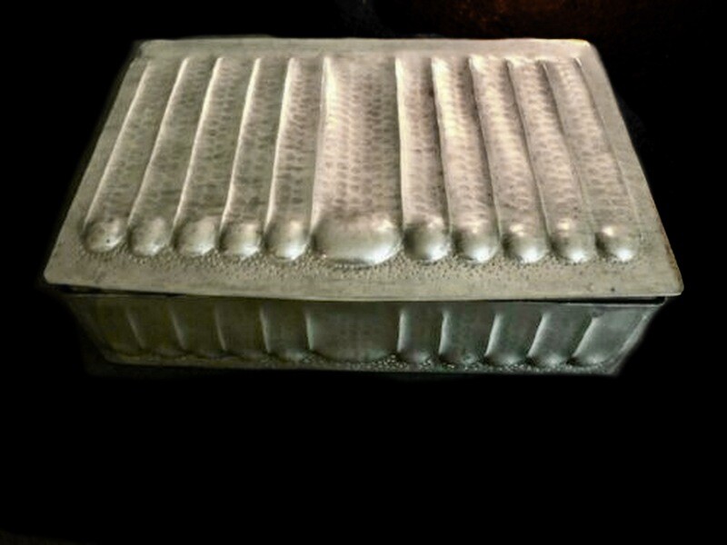 Craftsman Antique Alice &amp; Eugene Hammered Pewter Box