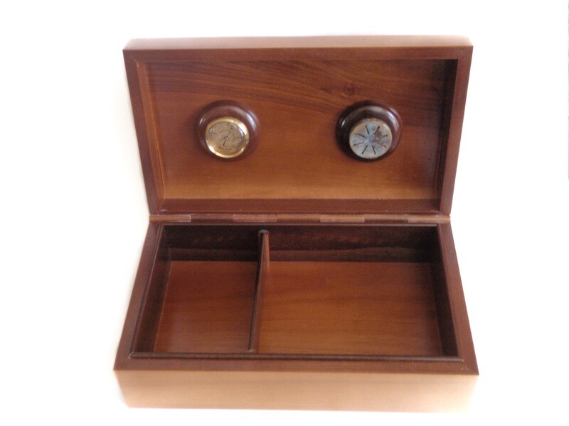Vintage Maple Cigar Box Humidor 