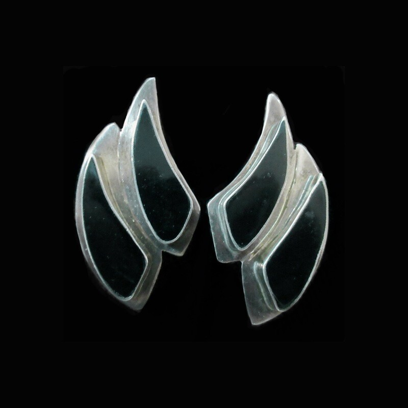 Vintage Taxco Sexy Silver Onyx Clip On Earrings