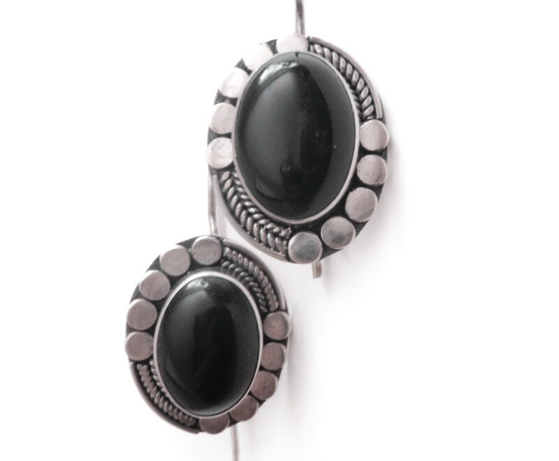 Vintage Southwestern Chic Sterling Onyx Earrings