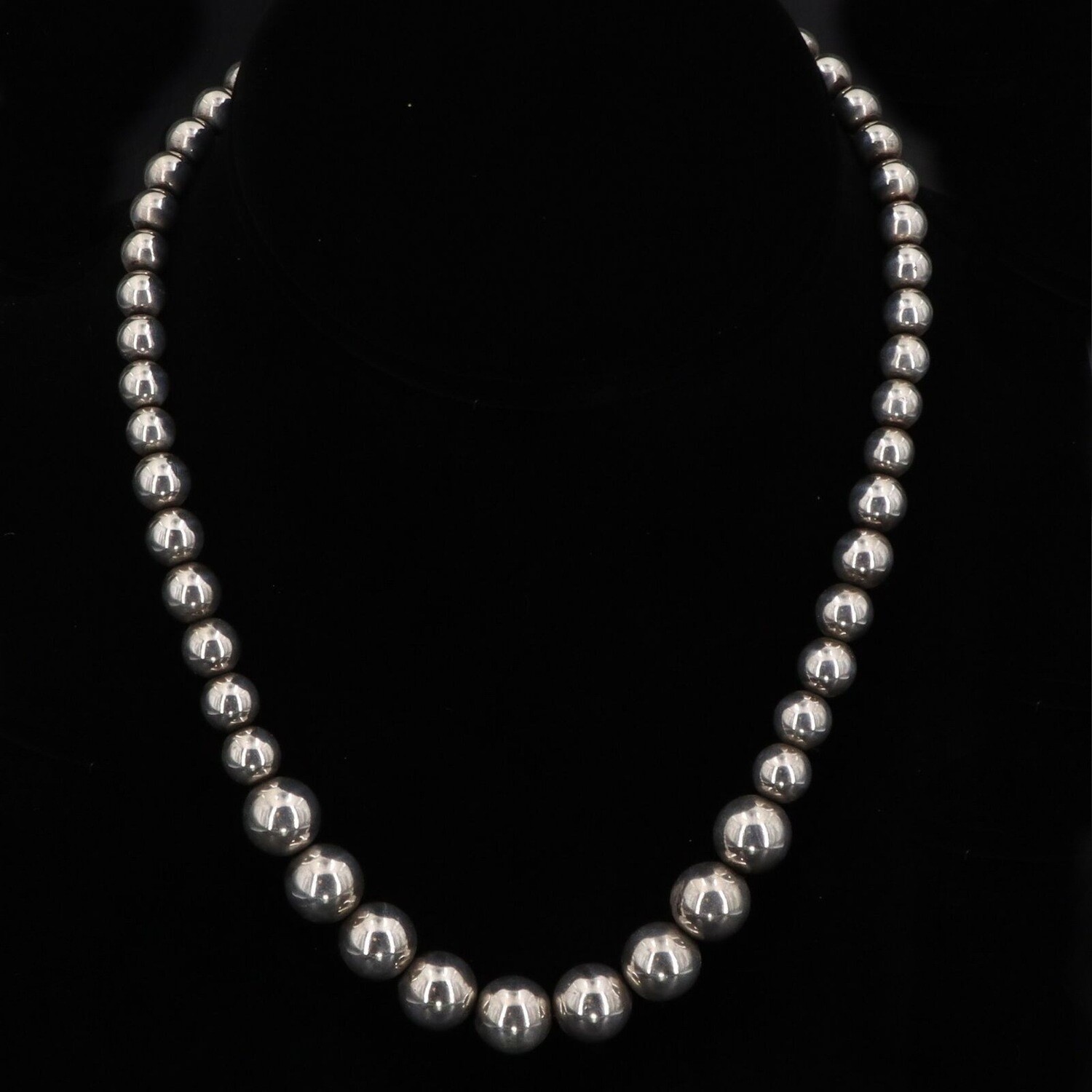 Taxco Silver Bench Bead Graduated 16.5 Inch Necklace