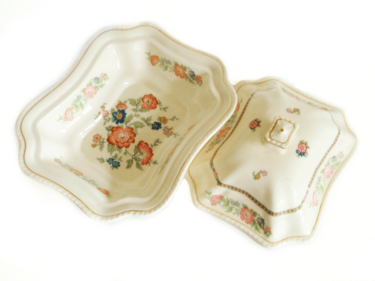 Steubenville Ivory Pottery Covered Vegetable Bowl