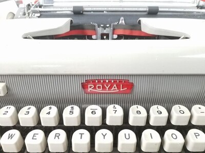 50 Royal Futura 800 Portal Typewrite in Case 