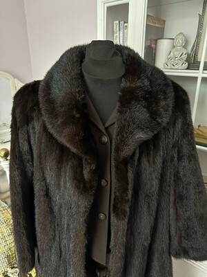 Vintage Dark Brown Ladies Mink Coat