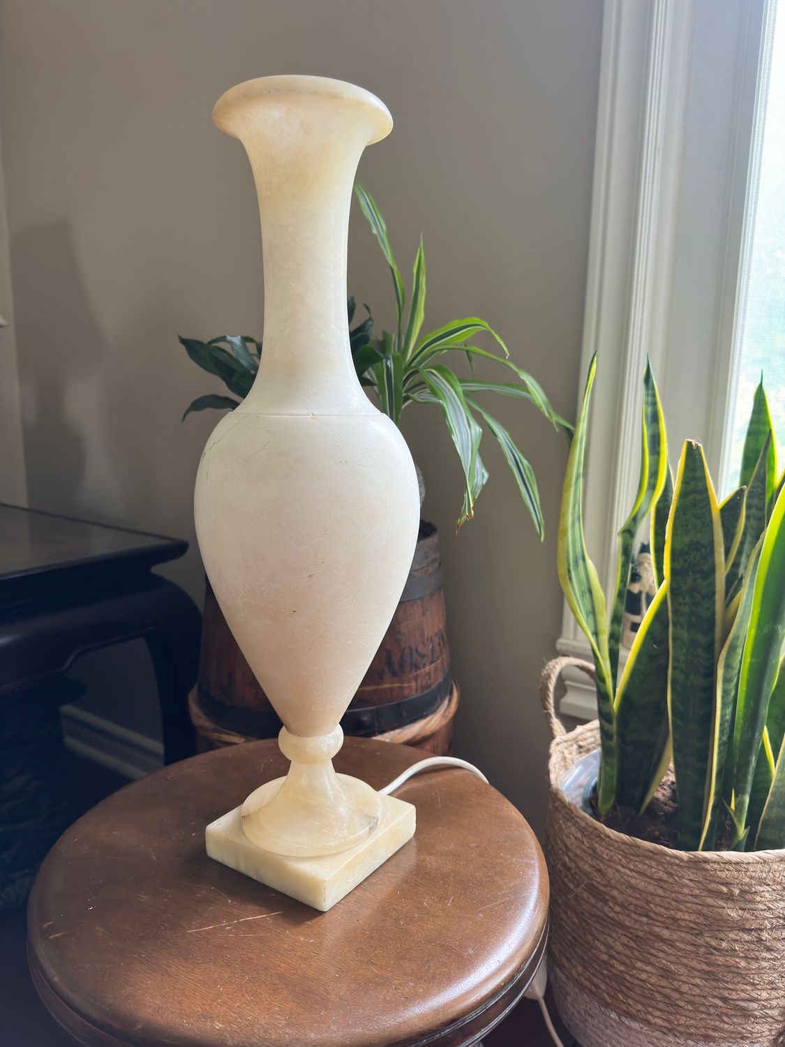 Art Deco Tall Alabaster Vase Style Accent Table Lamp