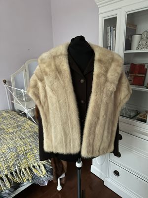 Off-White Fur Caplet Mink