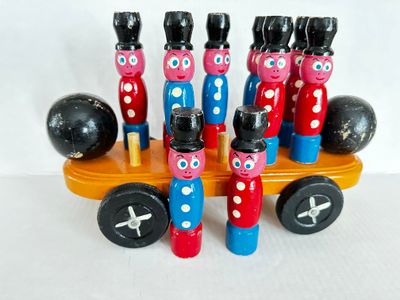 Vtg Skittles Bowling Pins Game on Cart with Balls