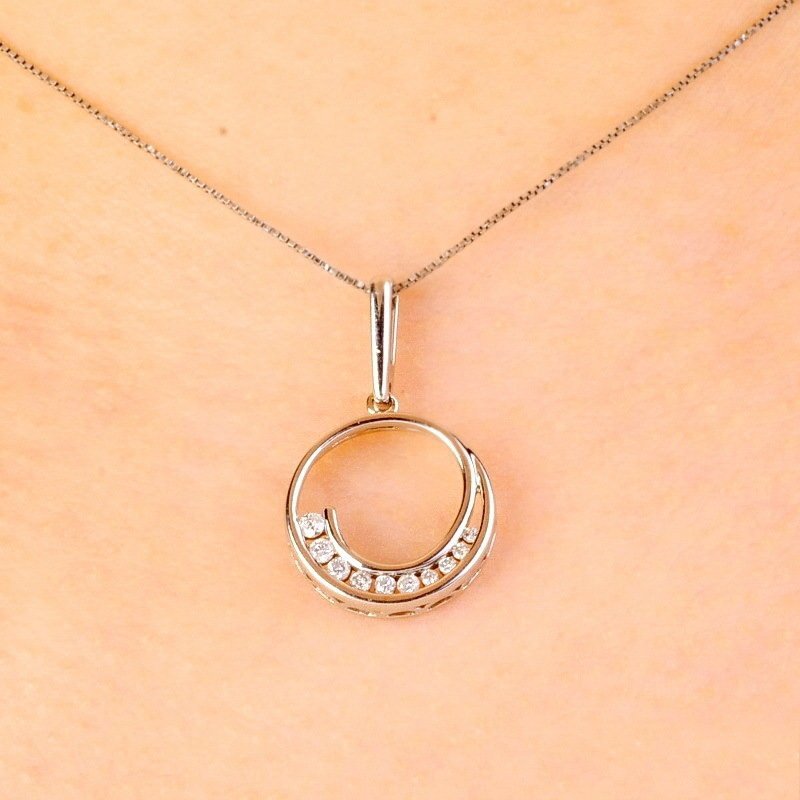 10 Diamond 14k Gold Circle Designer Pendant Necklace