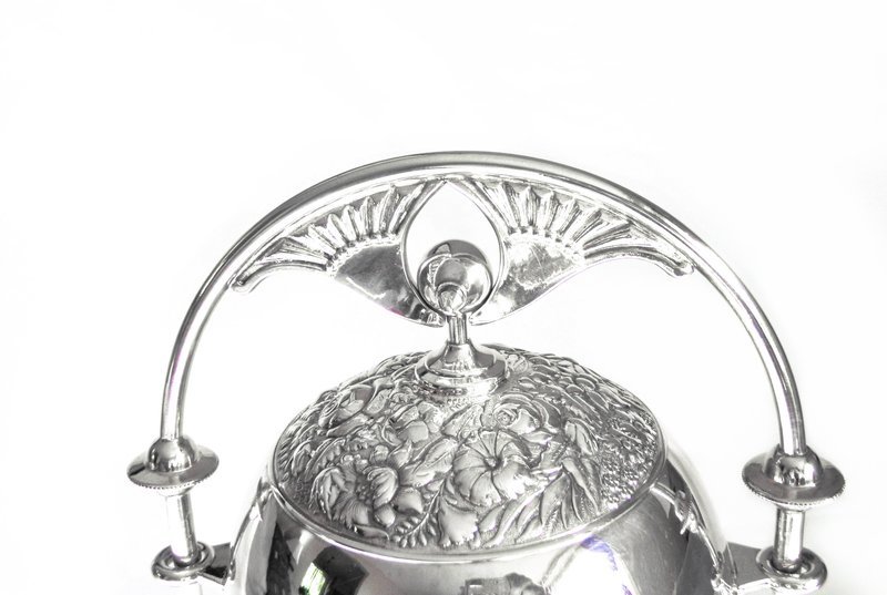 Art Nouveau Meriden Silver Mechanical Butter Dish Repousse Flowers