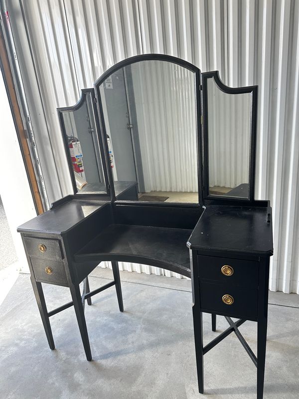 Art Deco Vanity with Tri-Fold Mirror 