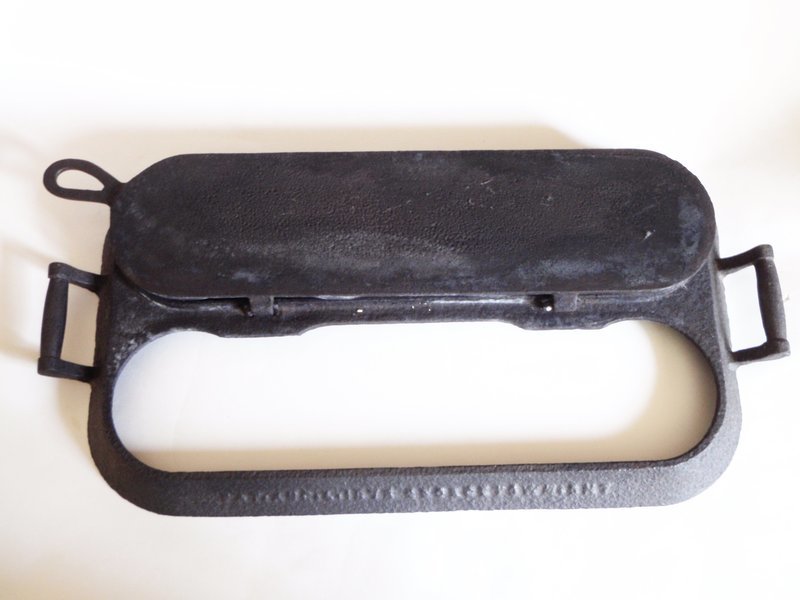 RARE 4 Section 1800's Pancake Griddle