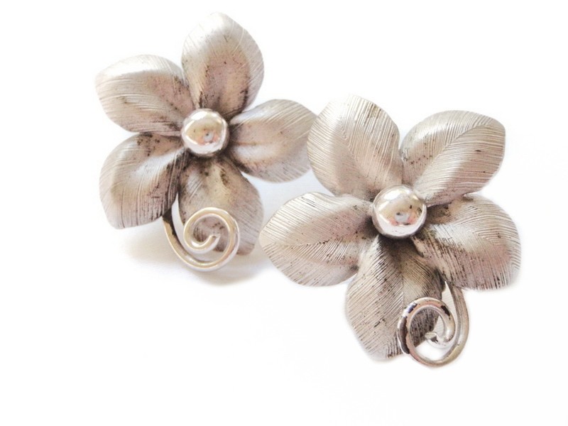 Bond Boyd 1950s Earrings Silver Large Flower Earrings