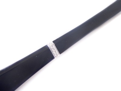 Lovely White Gold Details For French Cigarette Holder 