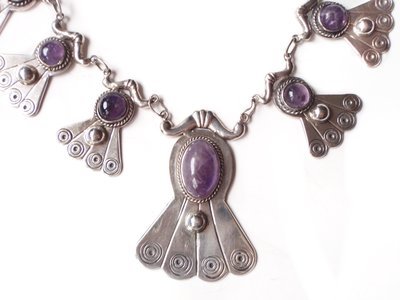 Mexican Sterling Repousse Links