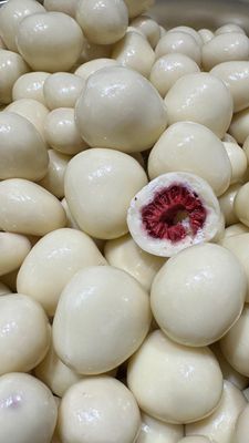 Çilekli draje (Beyaz Çikolata kaplama)