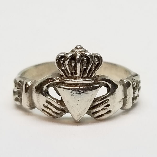 CLADDAGH TRIANGLE RING STERLING SILVER