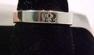 RING-INTERLOCKING  FEMALE SIGNS BAND SIZE 7