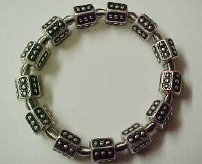 RIVETS STRETCH BRACELET