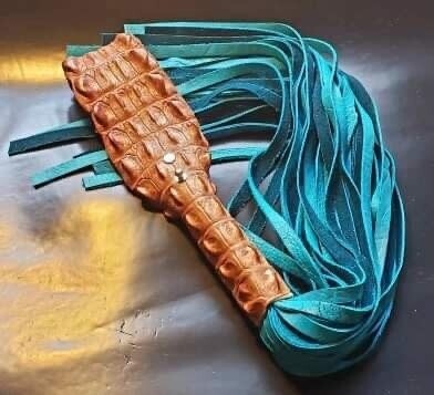 FETISH MAFIA CONVERTABLE CROCODILE FLOGGER