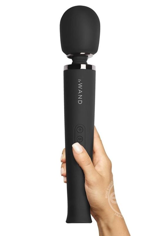 LE WAND RECHARGEABLE SILICONE MASSAGER
