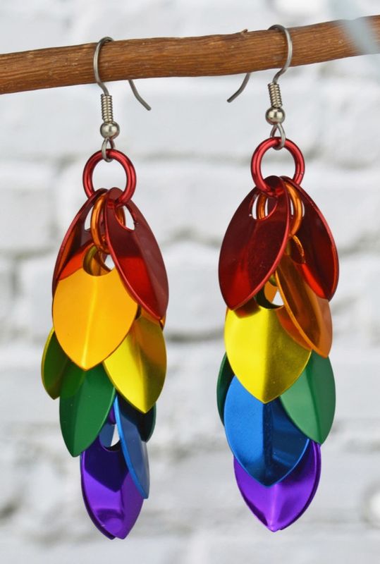 PRIDEMAILLE EARRINGS LONG FEATHERED RAINBOW