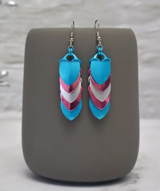 PRIDEMAILLE EARRING TRANSGENDER PRIDE CHEVRON