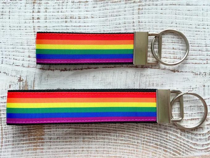 RAINBOW PRIDE KEYCHAIN WRISTLET