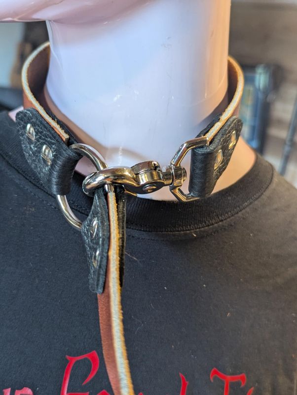 FETISH MAFIA LEATHER COLLAR WITH ATTACHED LEASH BROWN
