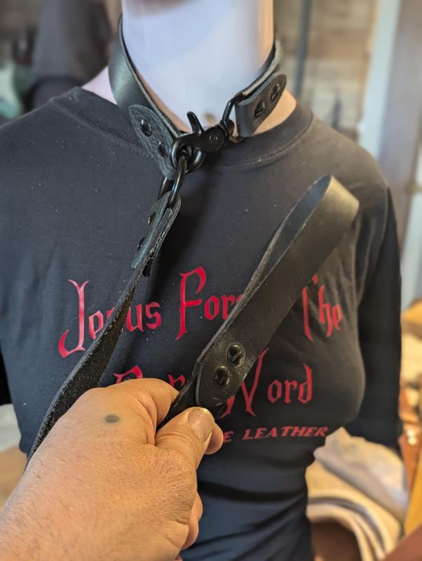 FETISH MAFIA LEATHER COLLAR WITH ATTACHED LEASH BLACK