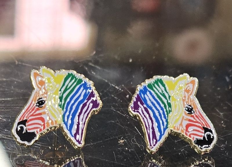 POST EARRINGS  - ZEBRAZ HEAD