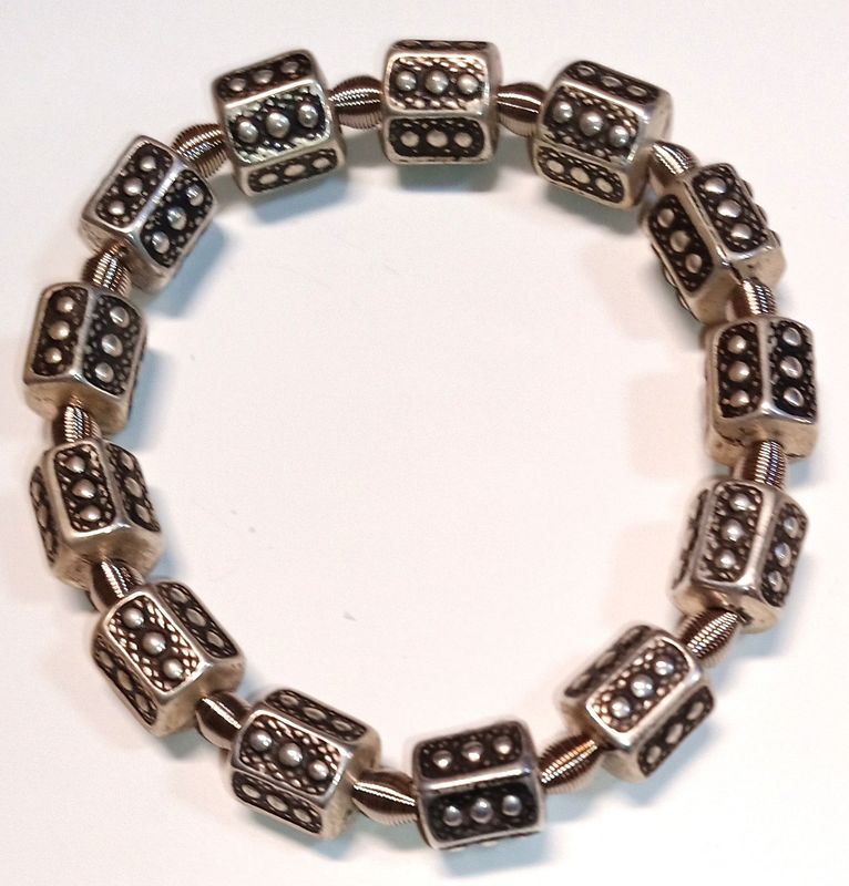 RIVETS STRETCH BRACELET