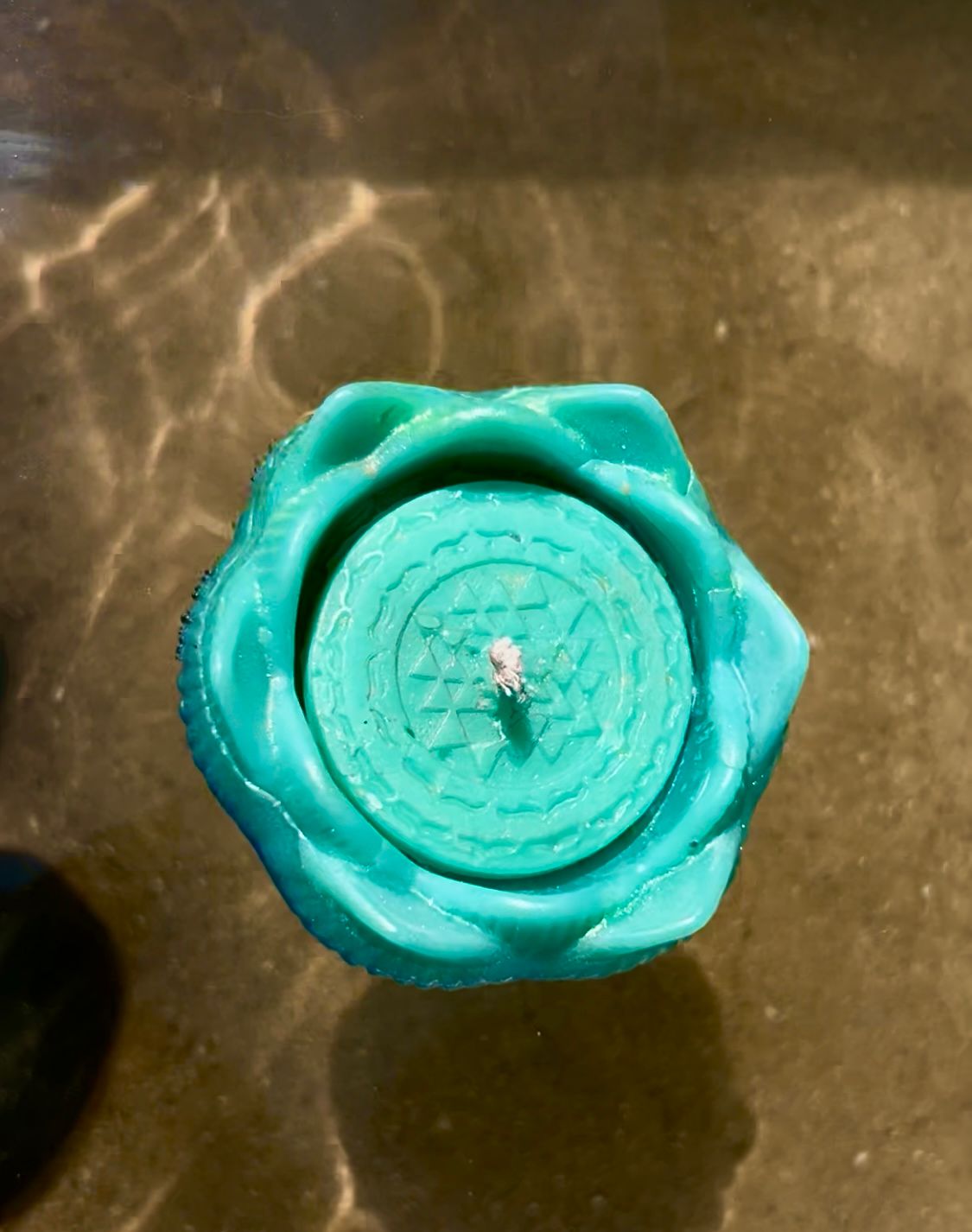 Rounded Style Floating Lotus Candle