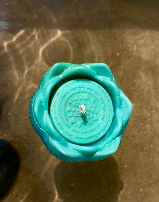 Rounded Style Floating Lotus Candle