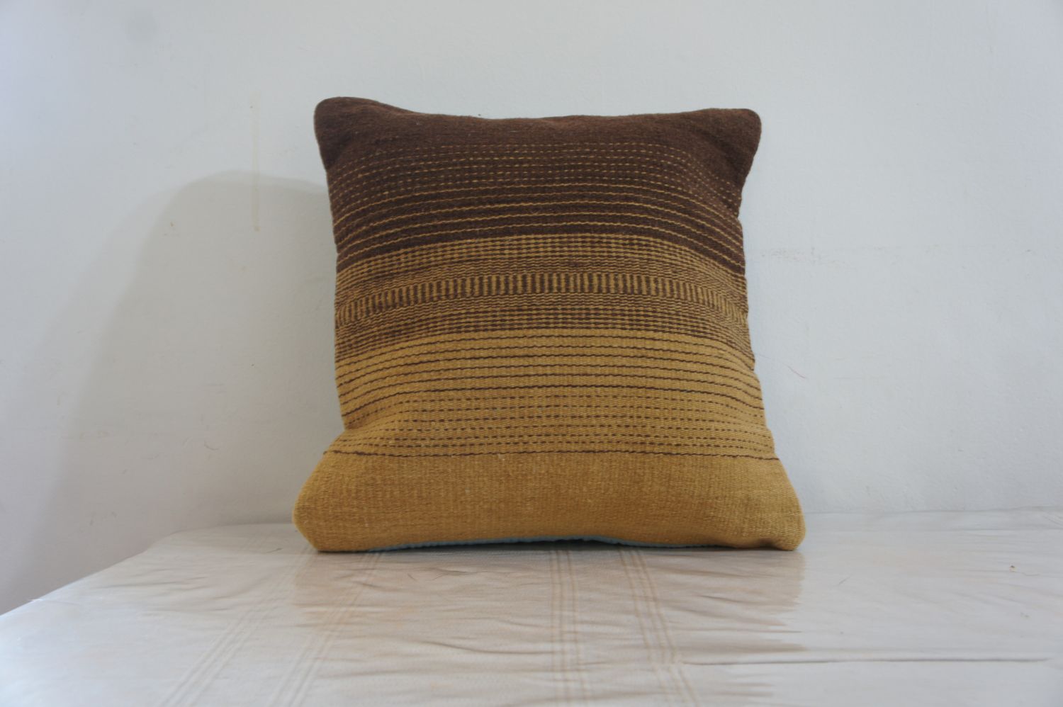 Ombré Óxido – Naturally Dyed Handwoven Pillow