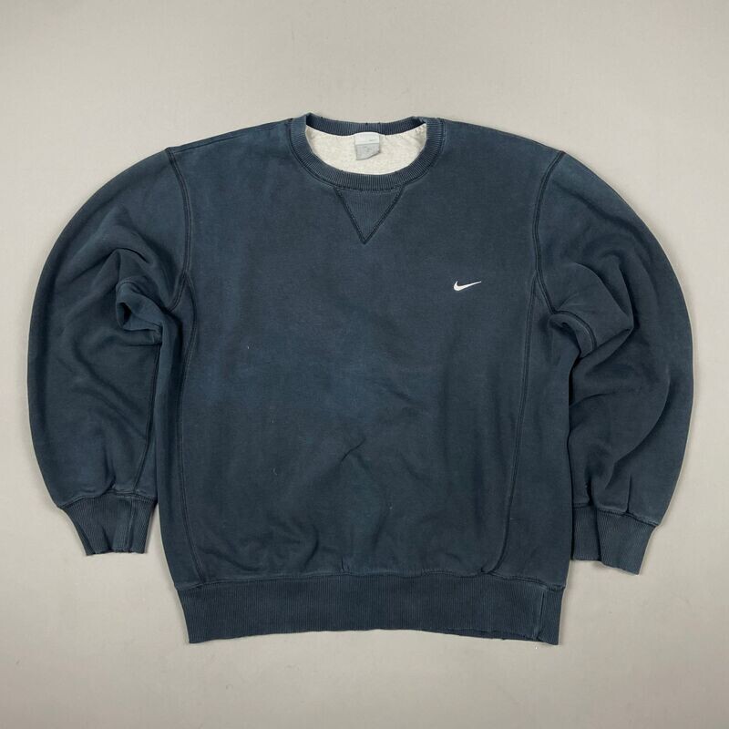Nike Vintage early 00s Sweater (L) Nike Vintage early 00s Sweater (L)