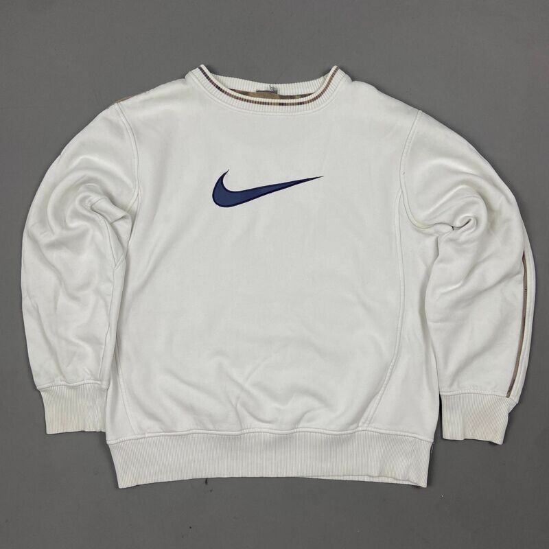 Nike Vintage 00s Sweater (M) Nike Vintage 00s Sweater (M)