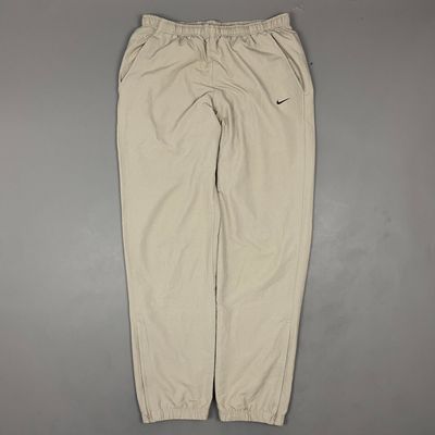 Nike Vintage 00s Trackpants (L) Nike Vintage 00s Trackpants (L)